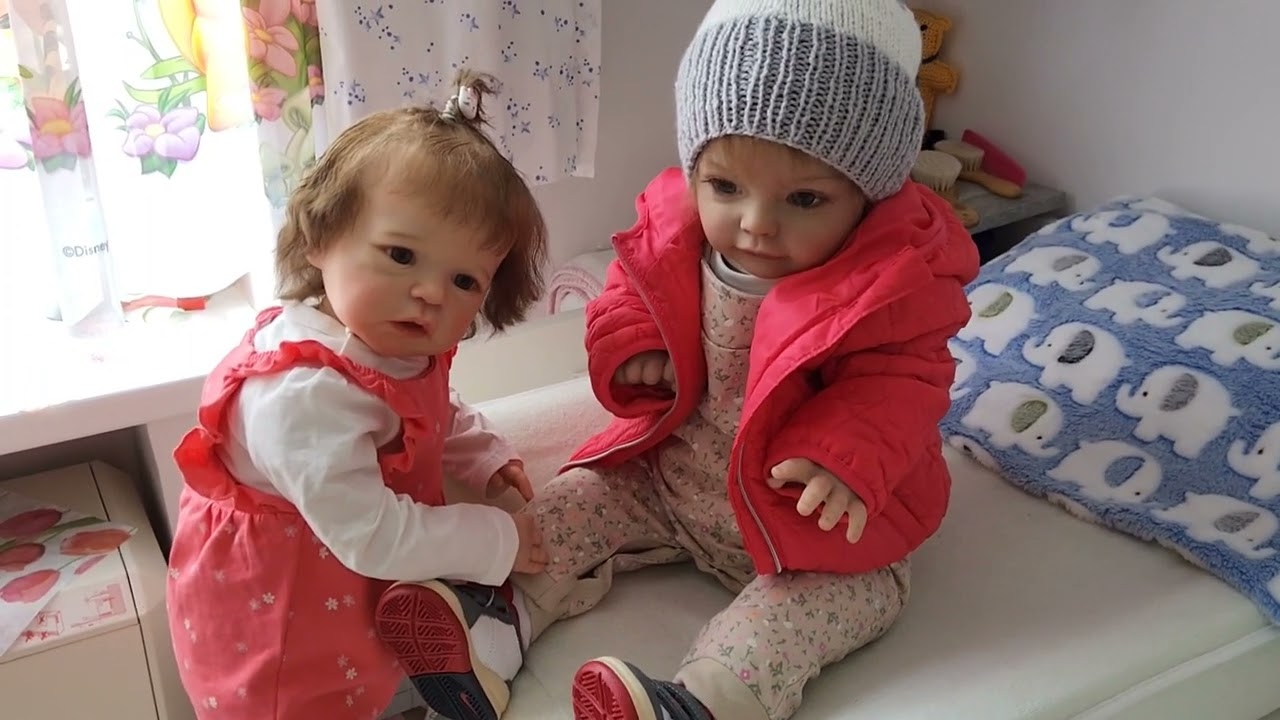 Mit Reborn baby finn eine kleine Runde  spazieren (unbezahltes Werbevideo)