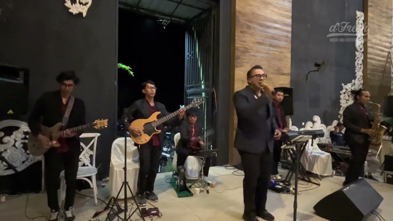 d'Fresh Entertainment Lumajang - Pandangan Pertama