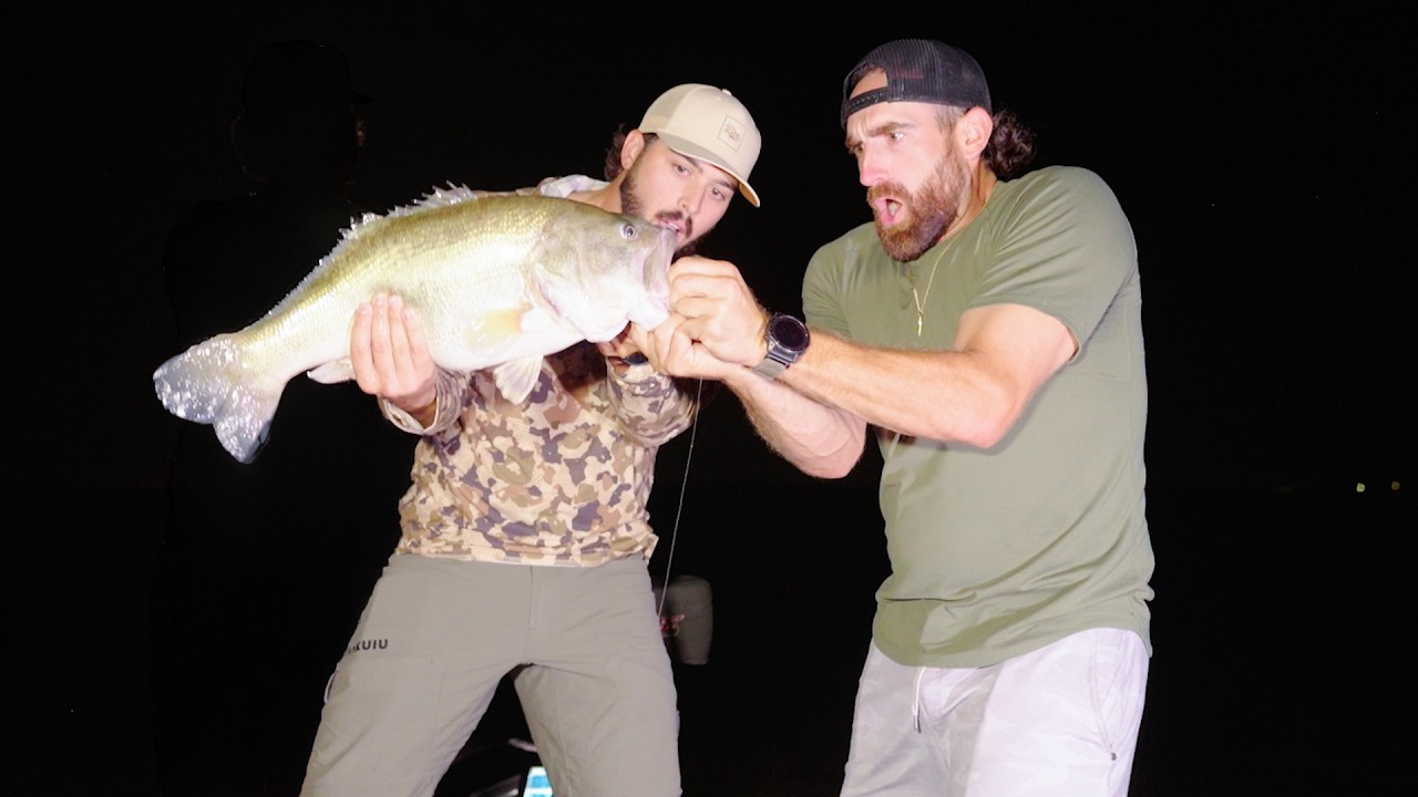 Do Monsters Come Out at Night? - Fishing Battle