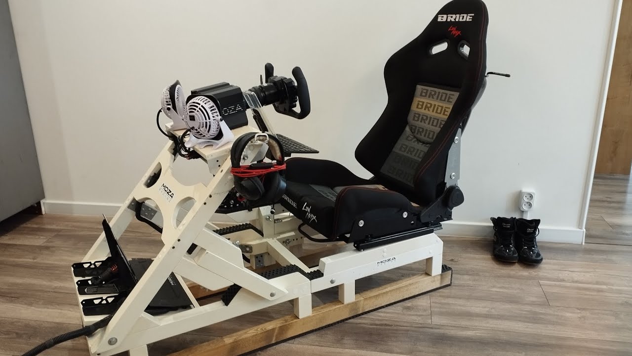 Спортивное сиденье полуковш Bride Gias (Low Max) от фирмы AJS