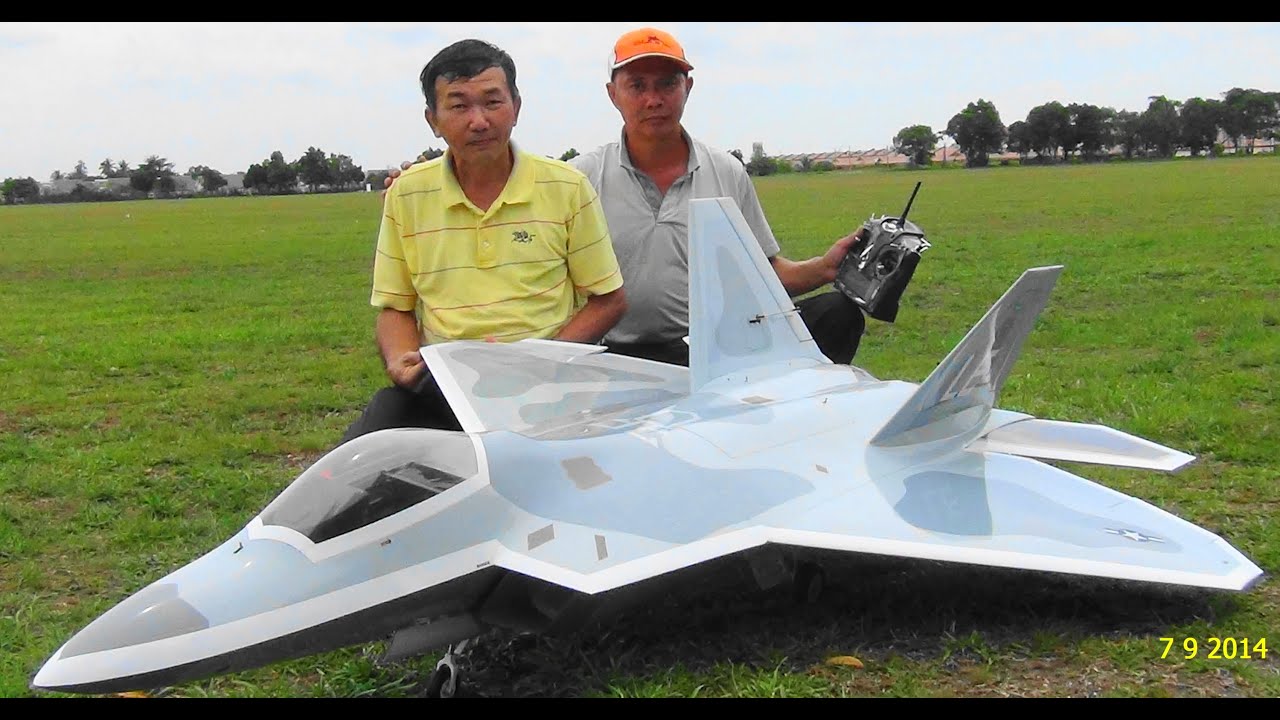 F-22 Raptor Turbine Jet Maiden Flight - SM Aeromodels Team
