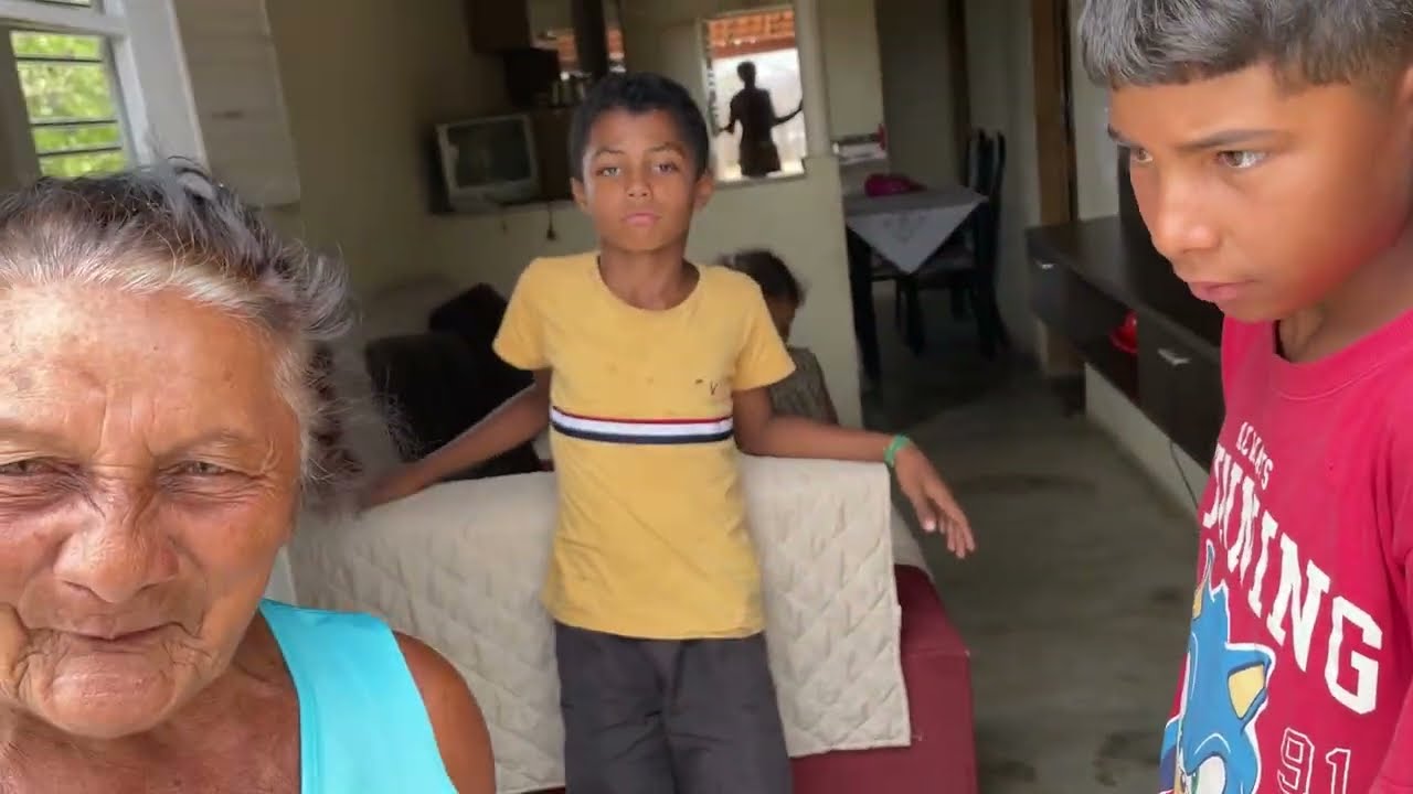 Fui a casa de dona Rita vamos ver como ela está com os netinhos dela sertão Brasil 