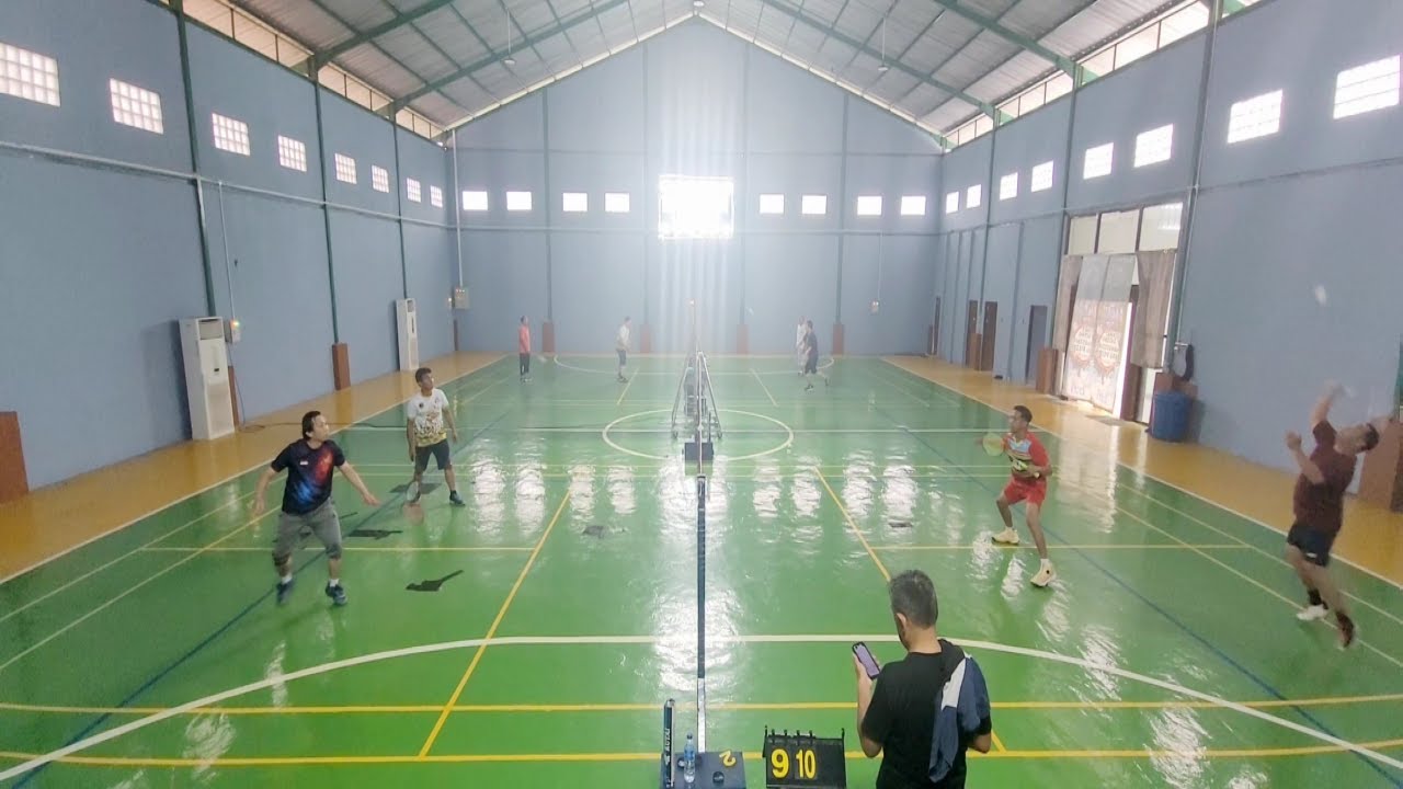 10 Feb 2026 Romy Oz+ Teguh VS Robby + Ilham - Badminton Selasa (21-18)