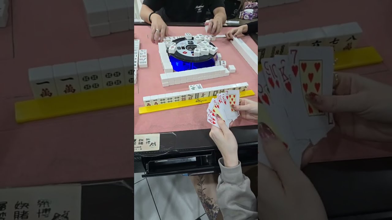 0224,深夜麻將「麻將藝術家-小千柯基打牌去」正在直播！