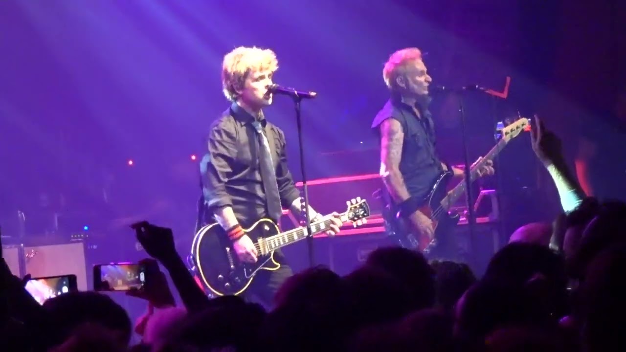 GREEN DAY - Warning @BATACLAN (04-11-2023)