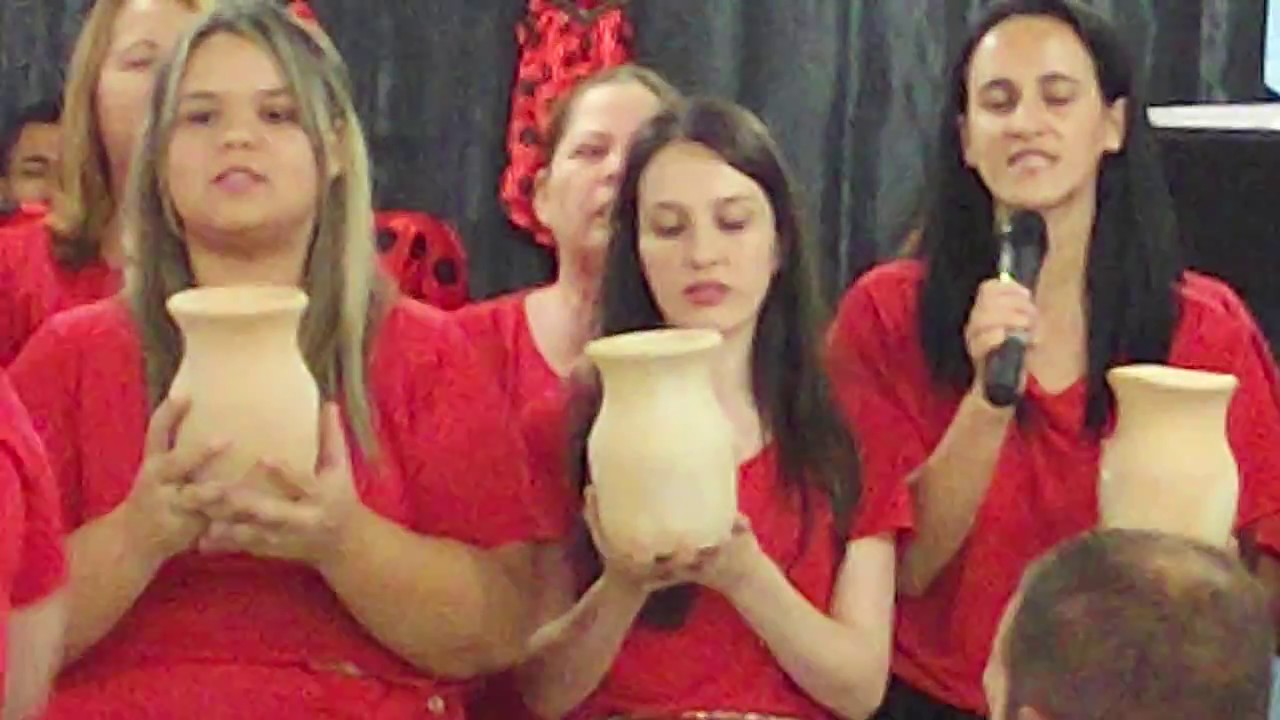 O VASO QUE DEUS  PROCURA (GASPAR-SC CIRCULO DE ORAÇAO UNIDAS EM CRISTO)