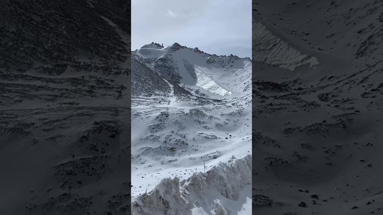 Khardungla top in March