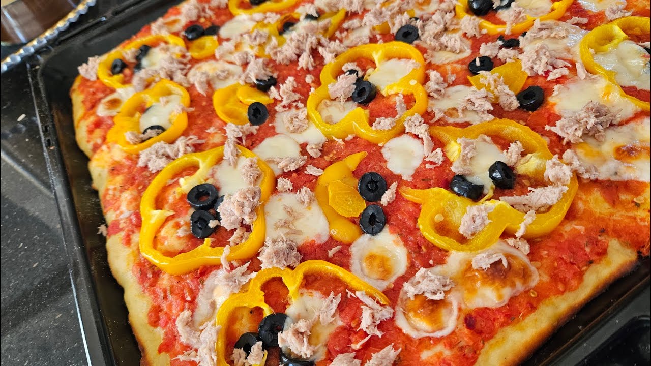 طريقة تحضير بيتزا بالتن🍕🍕🇹🇳،بيتزا بالتن  بادق التفاصيل وبطريقةسهلة،Pizza au thon، pizza 🍕 😋 ♥️ 