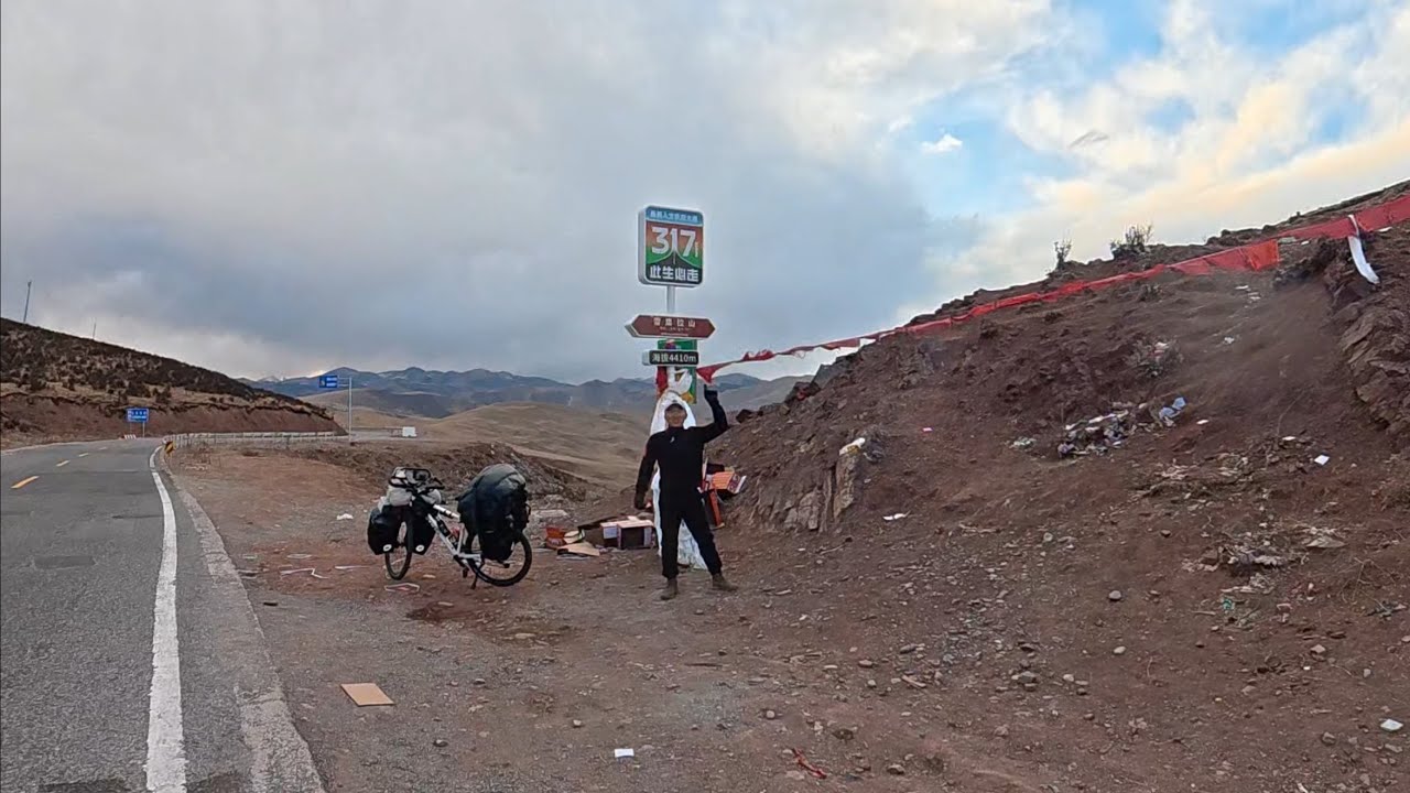 骑行川藏北线22，进攻西藏昌都市，翻越新年第一座山雪季拉山！