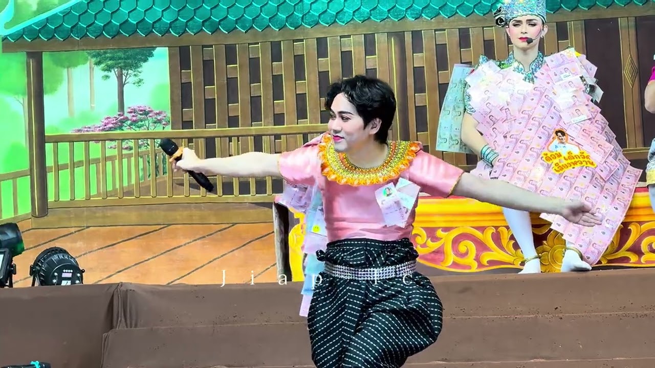แตงโมก็สู้มือมาก😆 