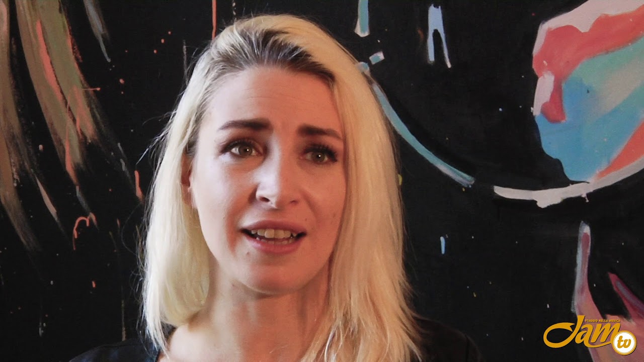 Le 5 fasi del dolore - Intervista a Romina Falconi