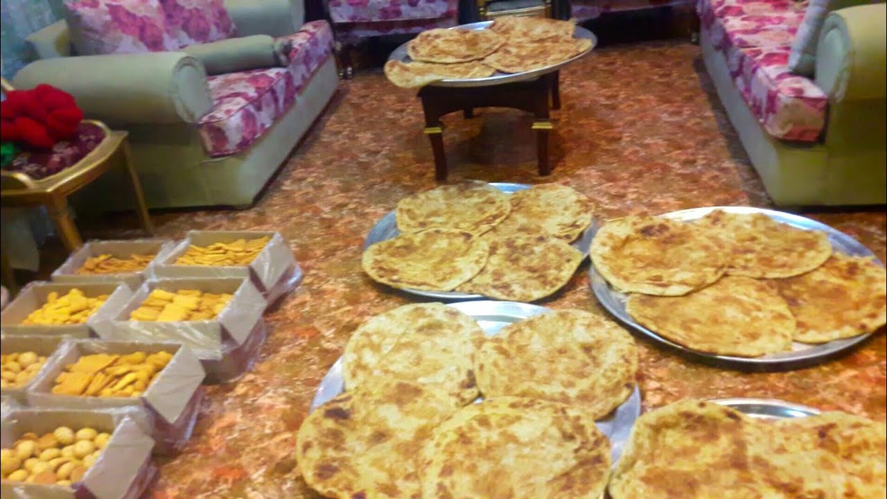 طريقتنا ف الأرياف في توزيع كحك وبسكوت ومشلتت العروسة عالحبايب..عقبال عندكو❤❤❤