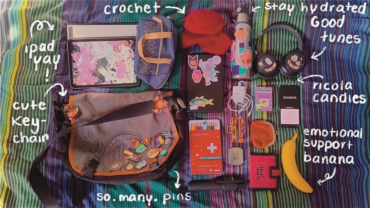 what's in my bag (art student edition - ft. emotional support banana 🍌)