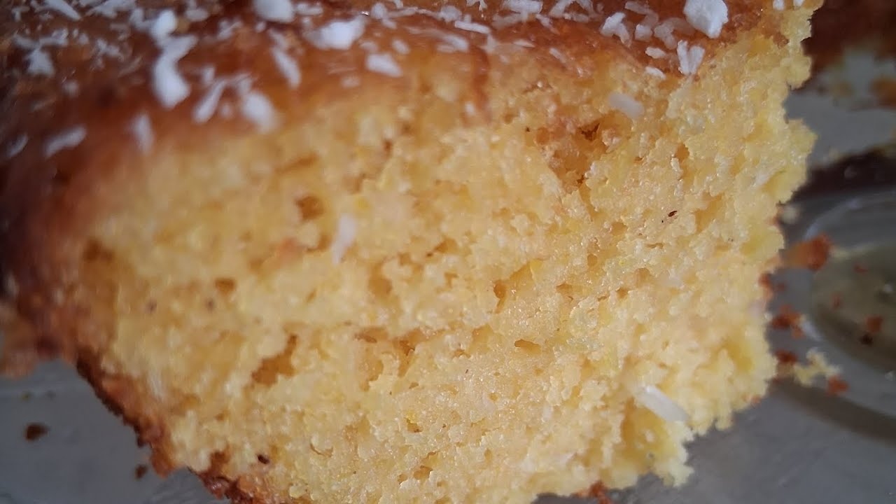 BOLO DE MILHO 🌽 COM COCO RALANDO, SUPER FOFINHO. 
