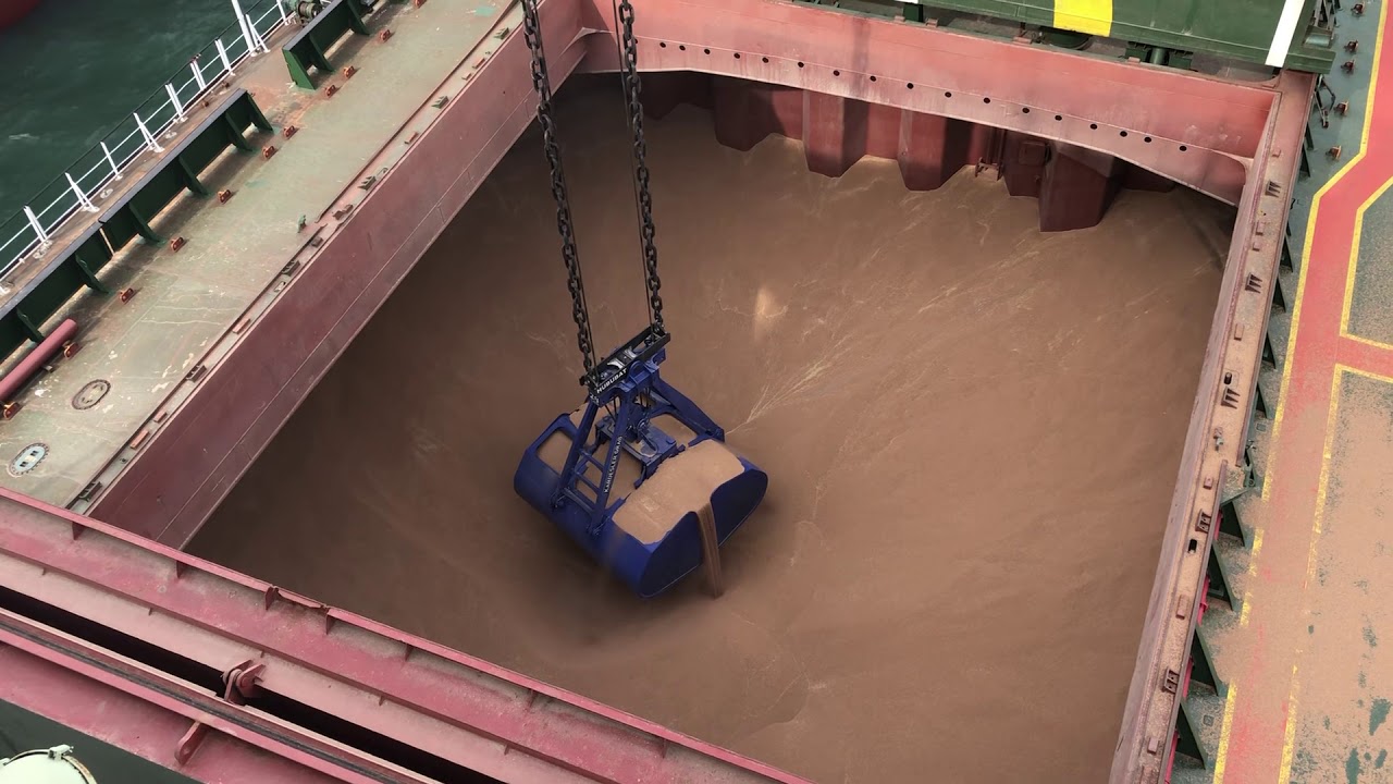 Mechanical double wirerope clamshell grab at operation