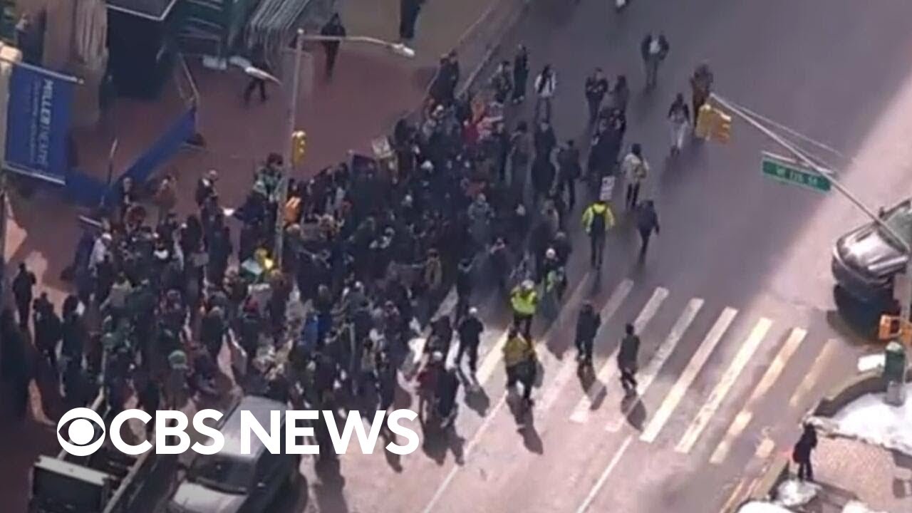 Protesters gather at Columbia University after school says DHS detained student