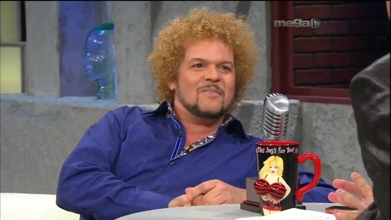 David Torrens Cantando y Entrevista en Esta Noche Tu Night (2-23-12)