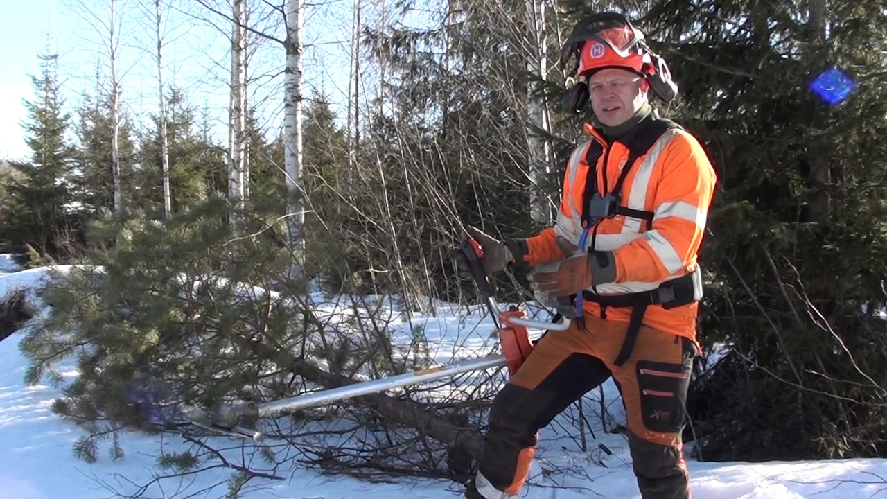 Metsolan Metsäkoulu 8, raivaussahan edistyneempää tekniikkaa