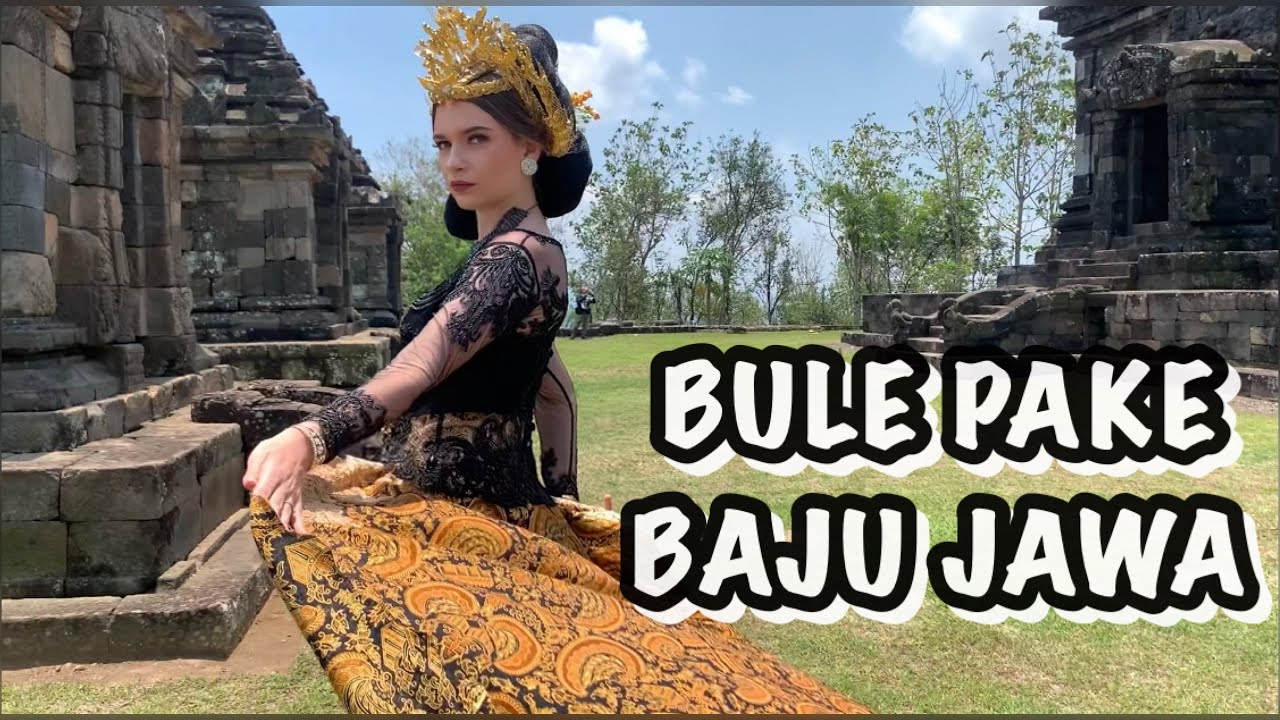 BULE PAKE BAJU JAWA 👑 👸🏼