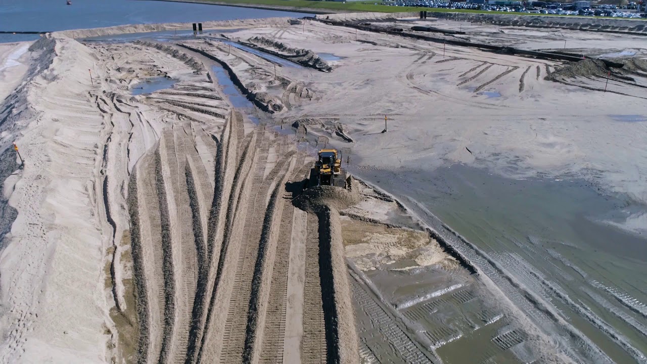 Der Bau des Liegeplatzes 4 in Cuxhaven