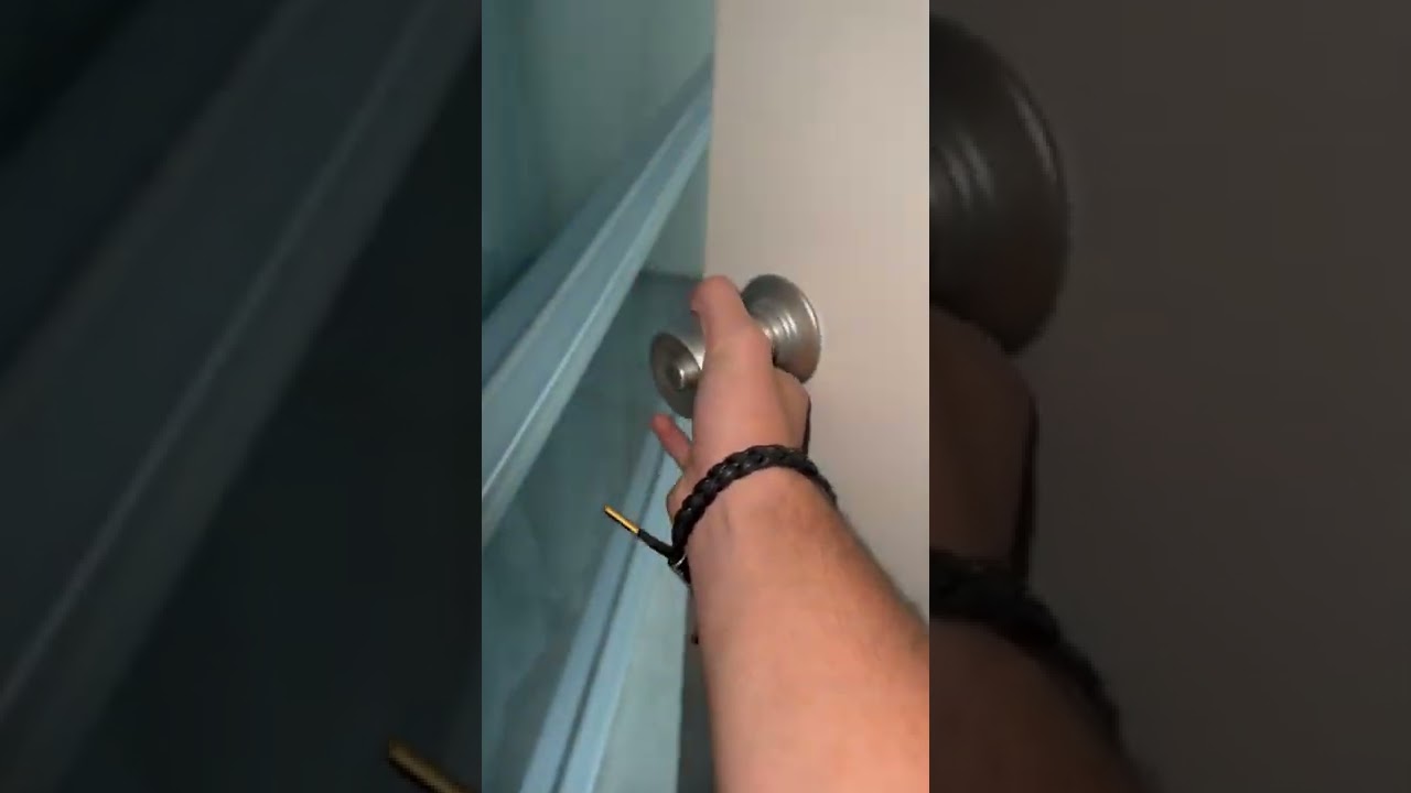 I found a secret door! 🫣 #shorts #challenge #lifehacks