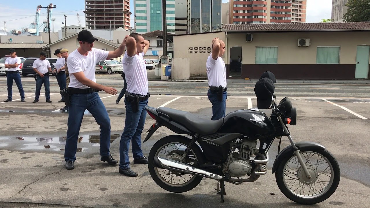 Treinamento de abordagem à motocicleta