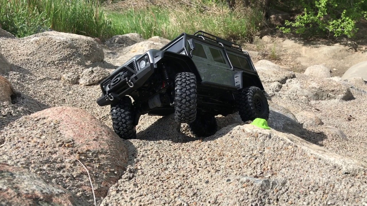 Traxxas Trx4 vs Axial Scx10.2