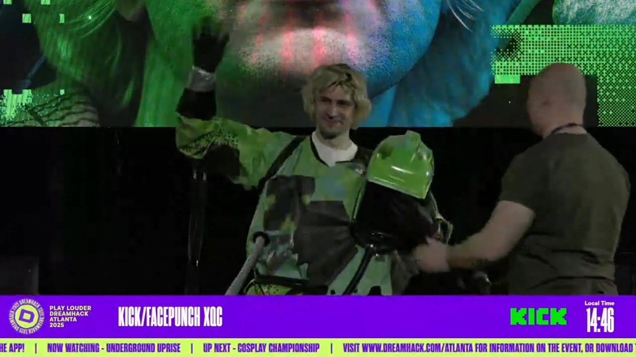 xQc выступает на DreamHack в Атланте