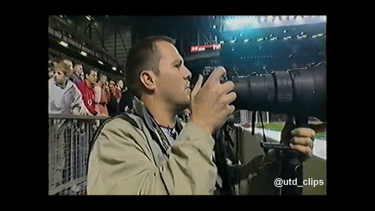 The Man Utd Photographer....Darren Walsh 2002