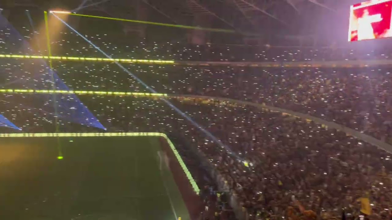 تتويج نادي الاتحاد بلقب دوري روشن واحتفالات هستيرية من المدرج 💛🖤