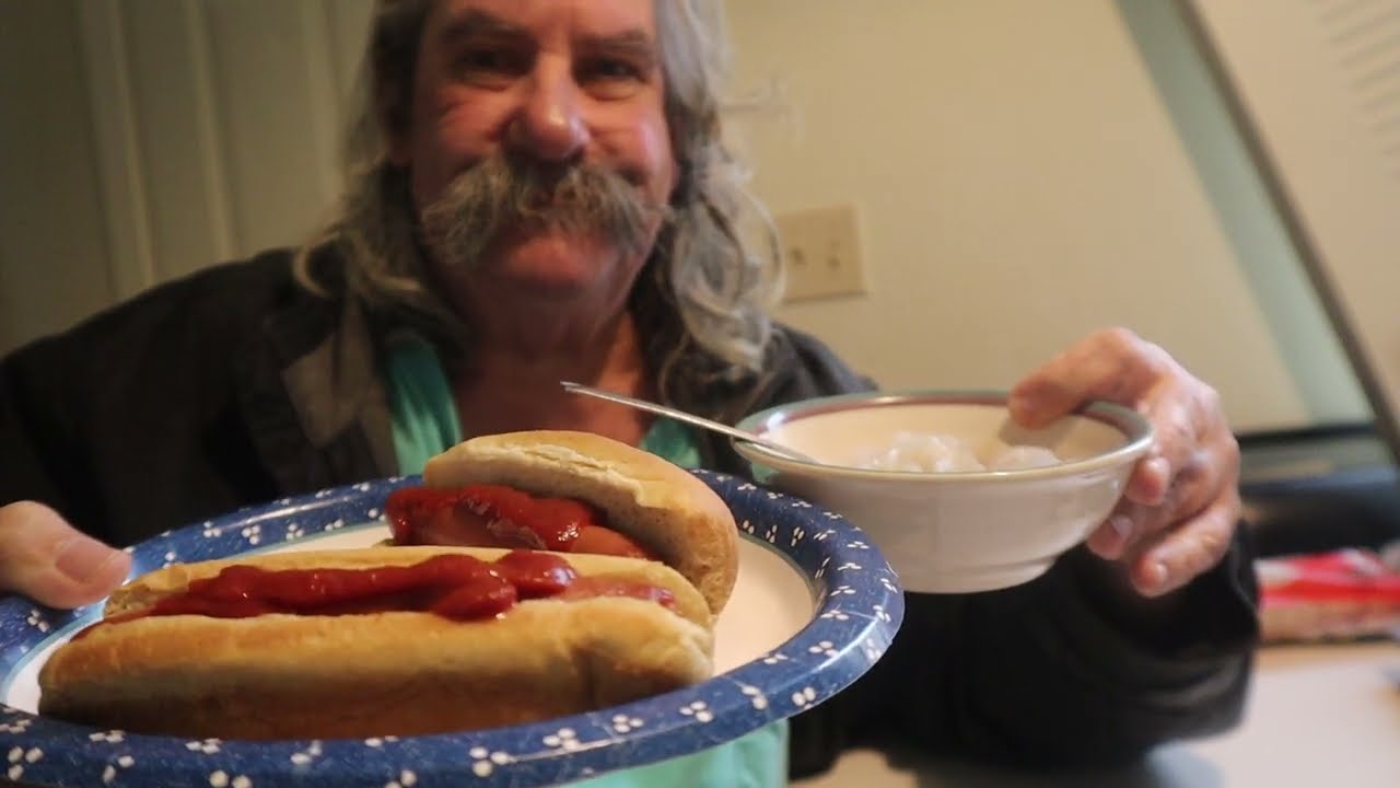 Fettuccine Noodle Soup+Hotdogs ASMR