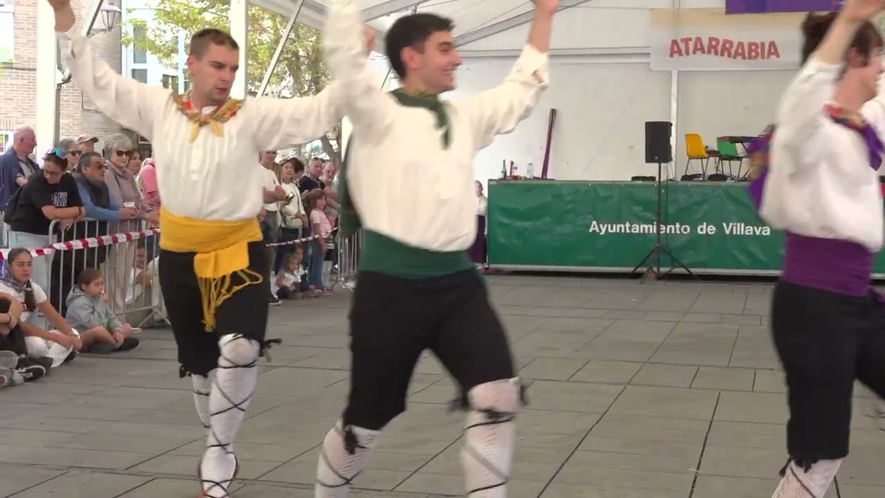 BESTAK 2025 ATARRABIA I TXUPINAZOA I MIKELATS DANTZA TALDEAREN EMANALDIA
