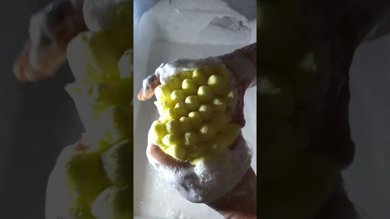 ASMR/sponge squeezing#asmrvideo#asmrspongesqueezing#relax#powder#foryou#squeezingsponges#асмр