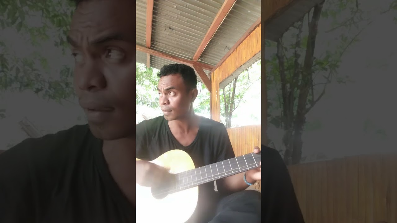 Lagu Senja Di Batas Kota 