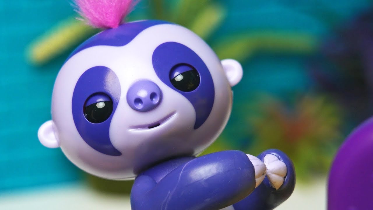 The Fingerlings Show | Who Wants To Be A Fingerling? Toys Compete And Scare Gigi