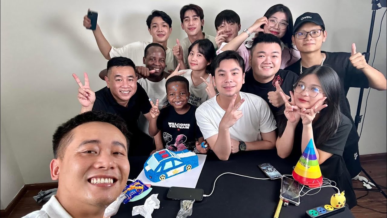 Cảm Động Các Fan Yêu Quí Quang Linh Lên Tiếng Sẽ Chờ Quang Linh Về Và Làm Lại Cuộc Sống Mới 
