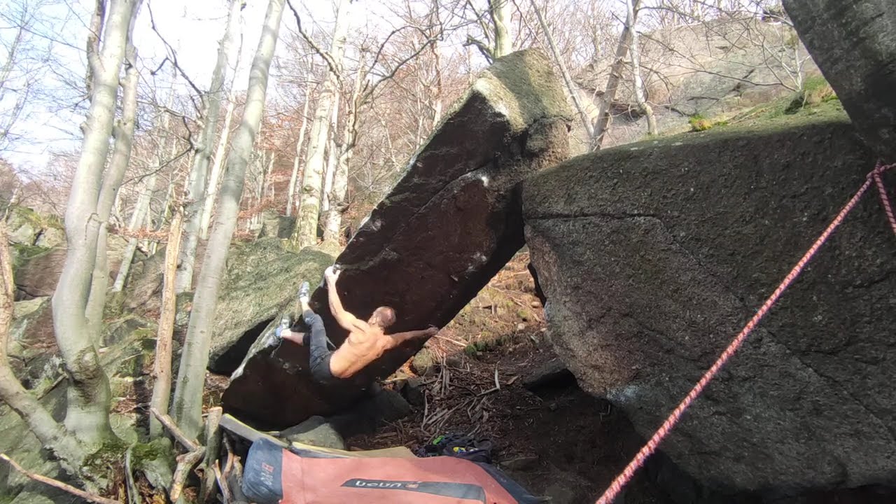 Nad propastí low 8A+ FA, Jizerky 