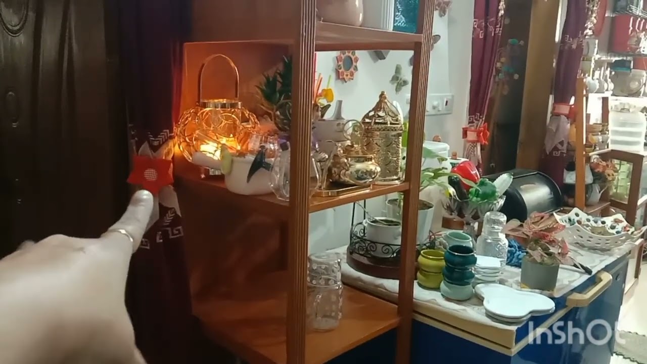 ছোট সুফি শোকেসটা পরিষ্কার করে সাজিয়ে নিলাম 