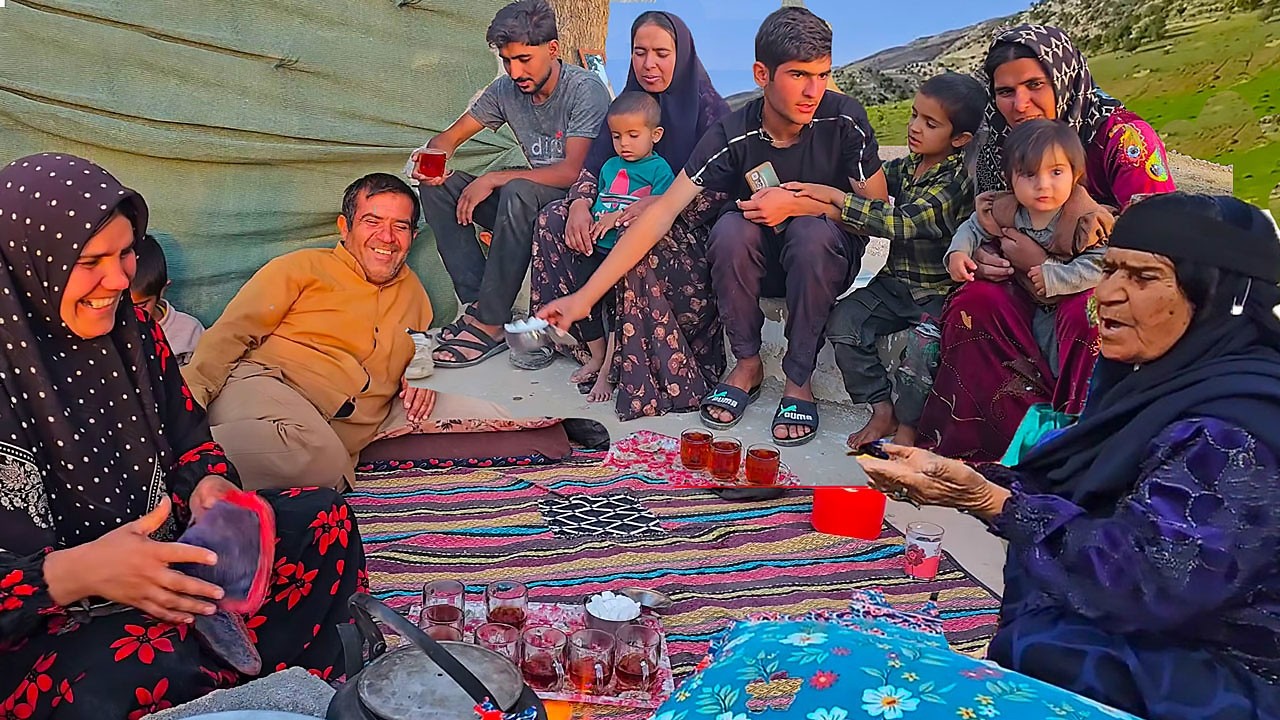 Good news in the nomadic camp and the happiness of the grandma's family