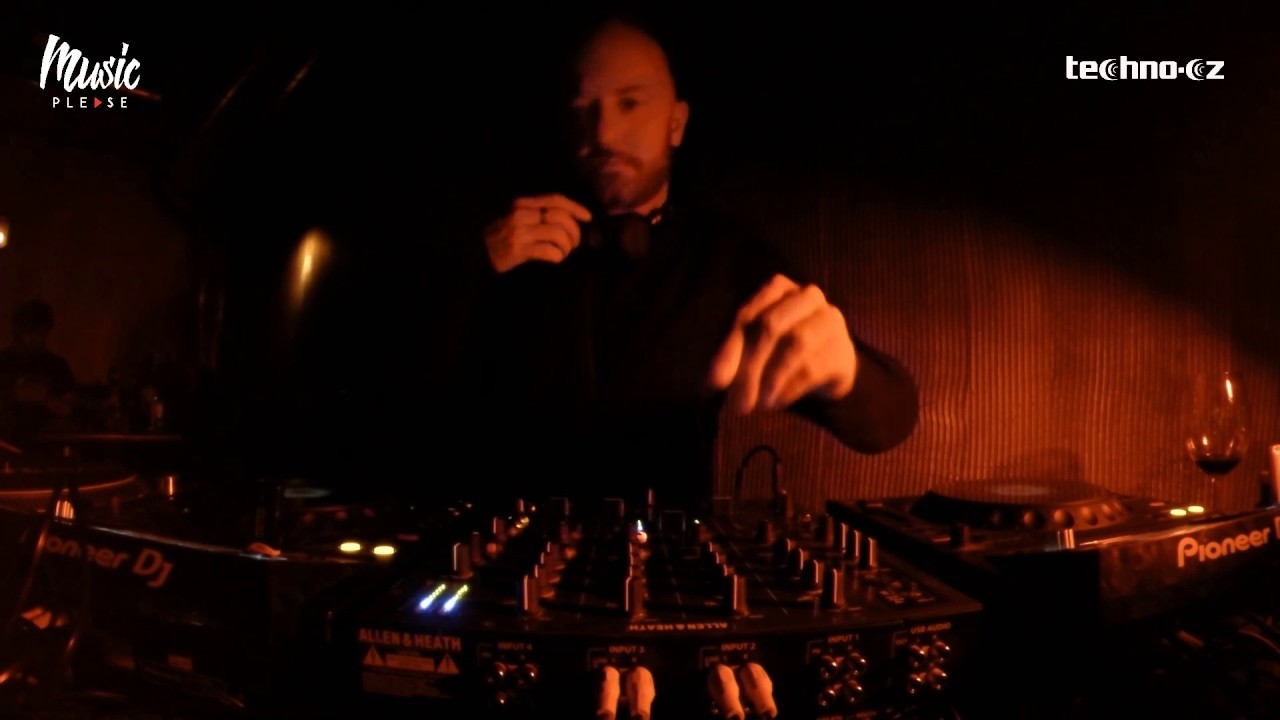 Airto live at Groove bar Prague