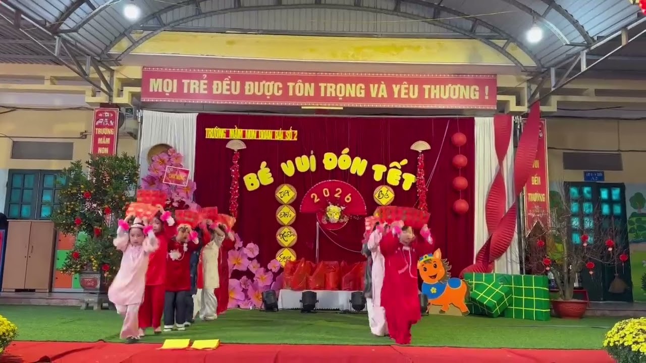 Không nhận ra con mình luôn