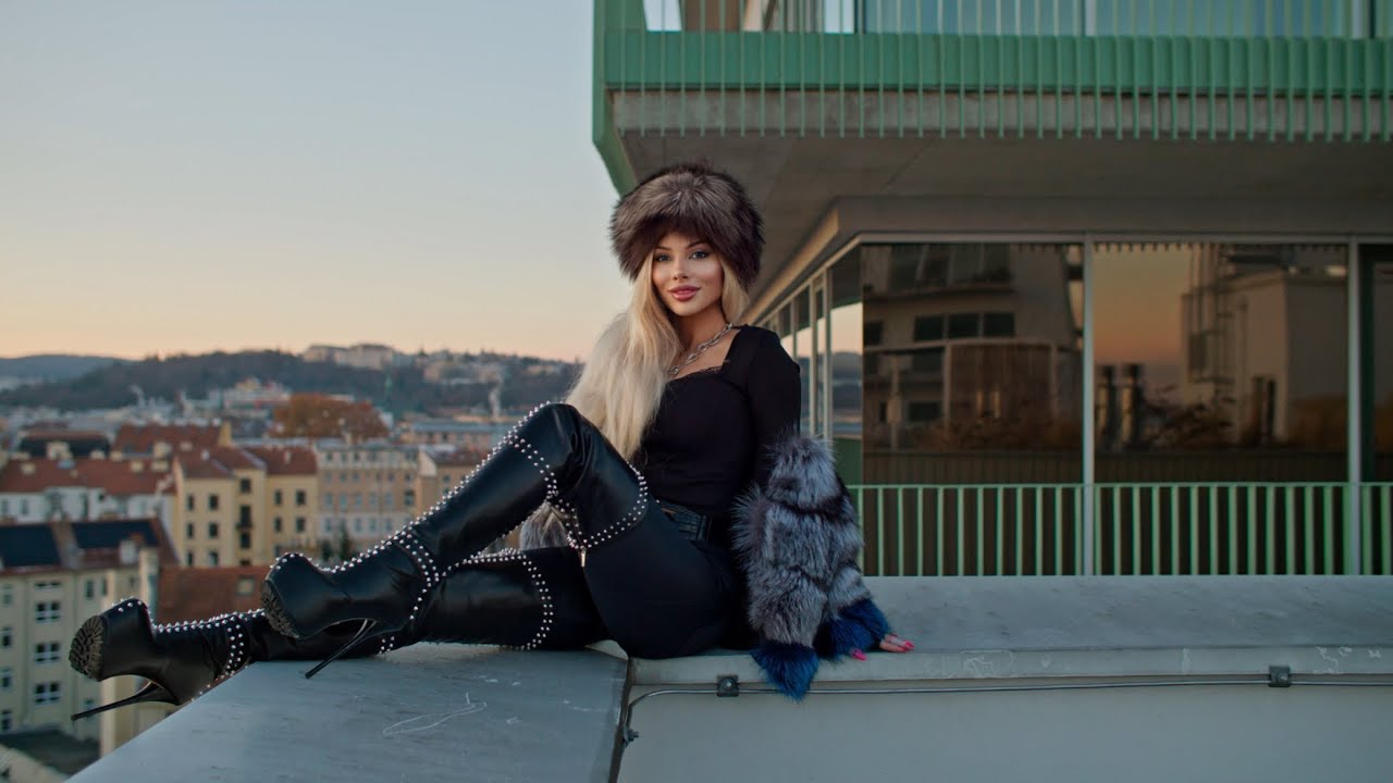 Leggings & Giaro Boots & Fur - Slavena Walking 