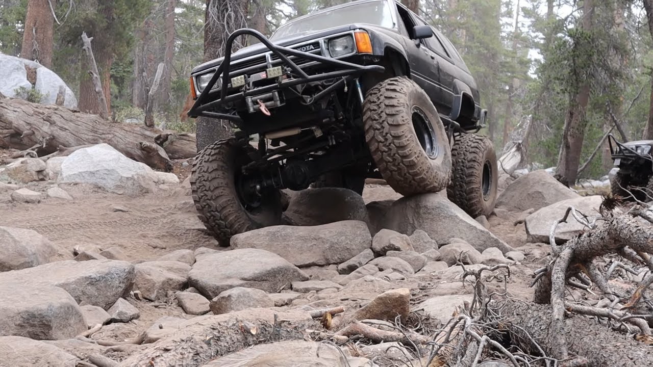 TOYOTA OFFROAD CRAWLING!!! (LOW REVING MUSIC) [GRIP AND TORQUE!!]