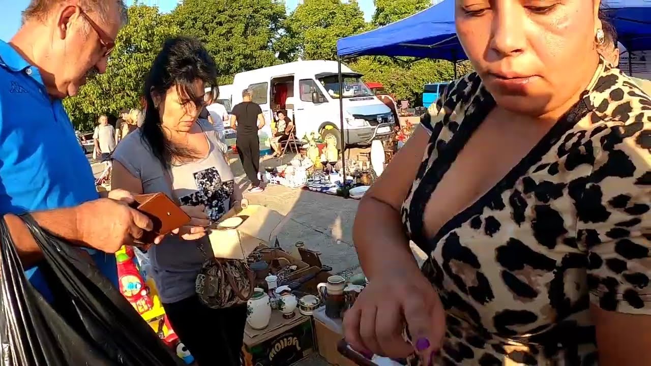 TARGUL DE VECHITURI casetele si bunaciunea😝😝😝