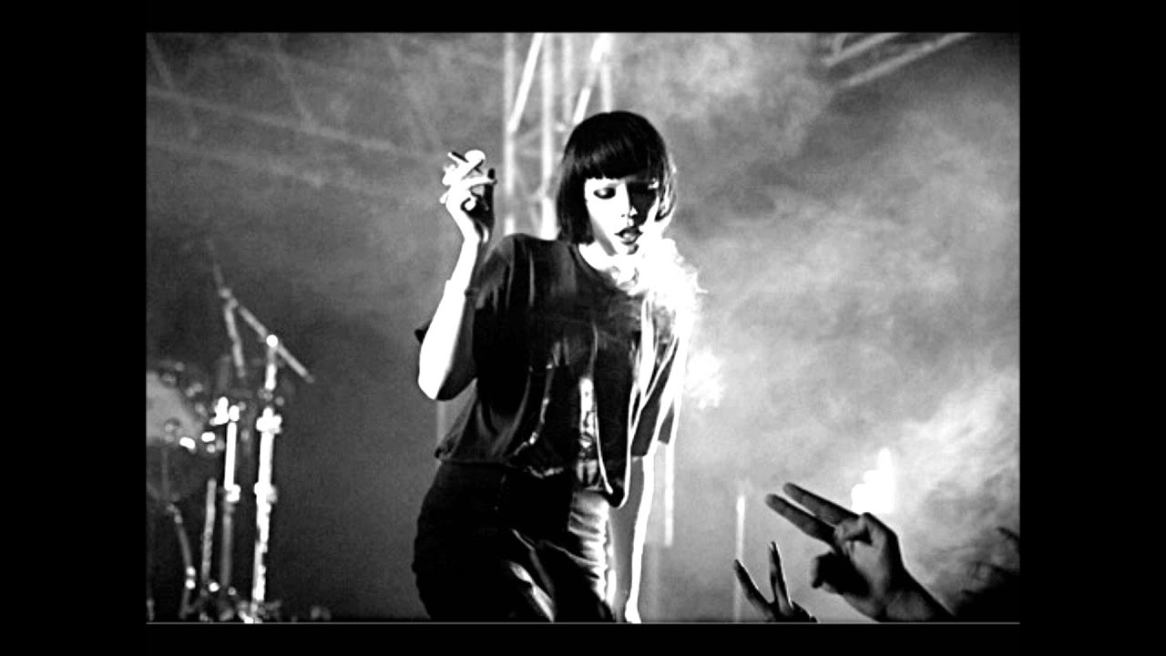 CRYSTAL CASTLES 'INSULIN' (DEAD FE†US REMIX)