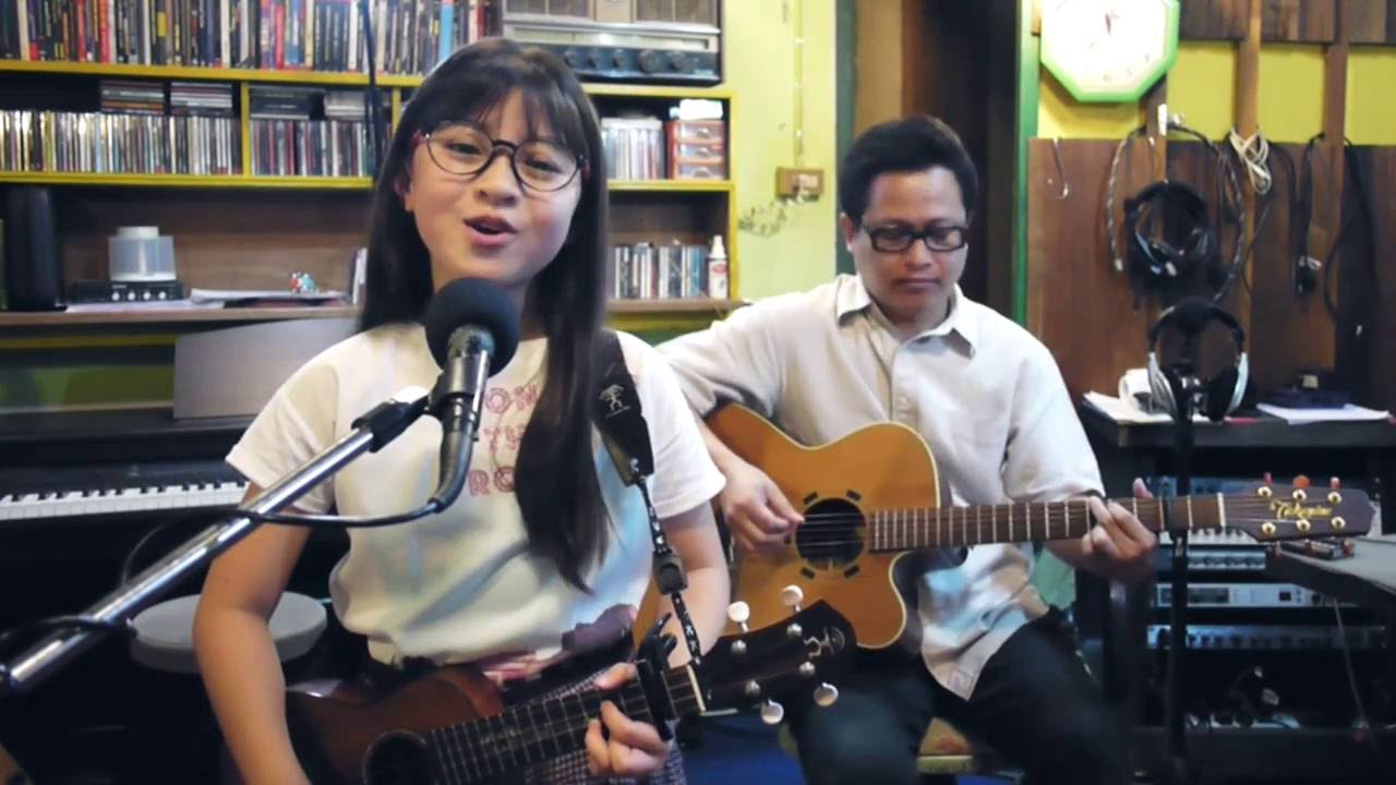 Meghan Trainor- All About That Bass - Live & Acoustic Cover by Gail Sophicha 10 Years.น้องเกล