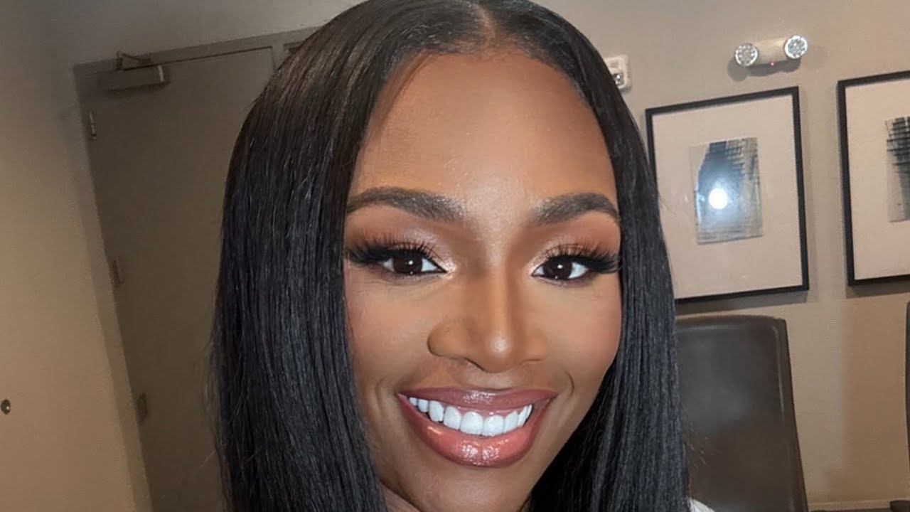 Claressa Shields  is FINALLY live! 200K subscribers!!!!