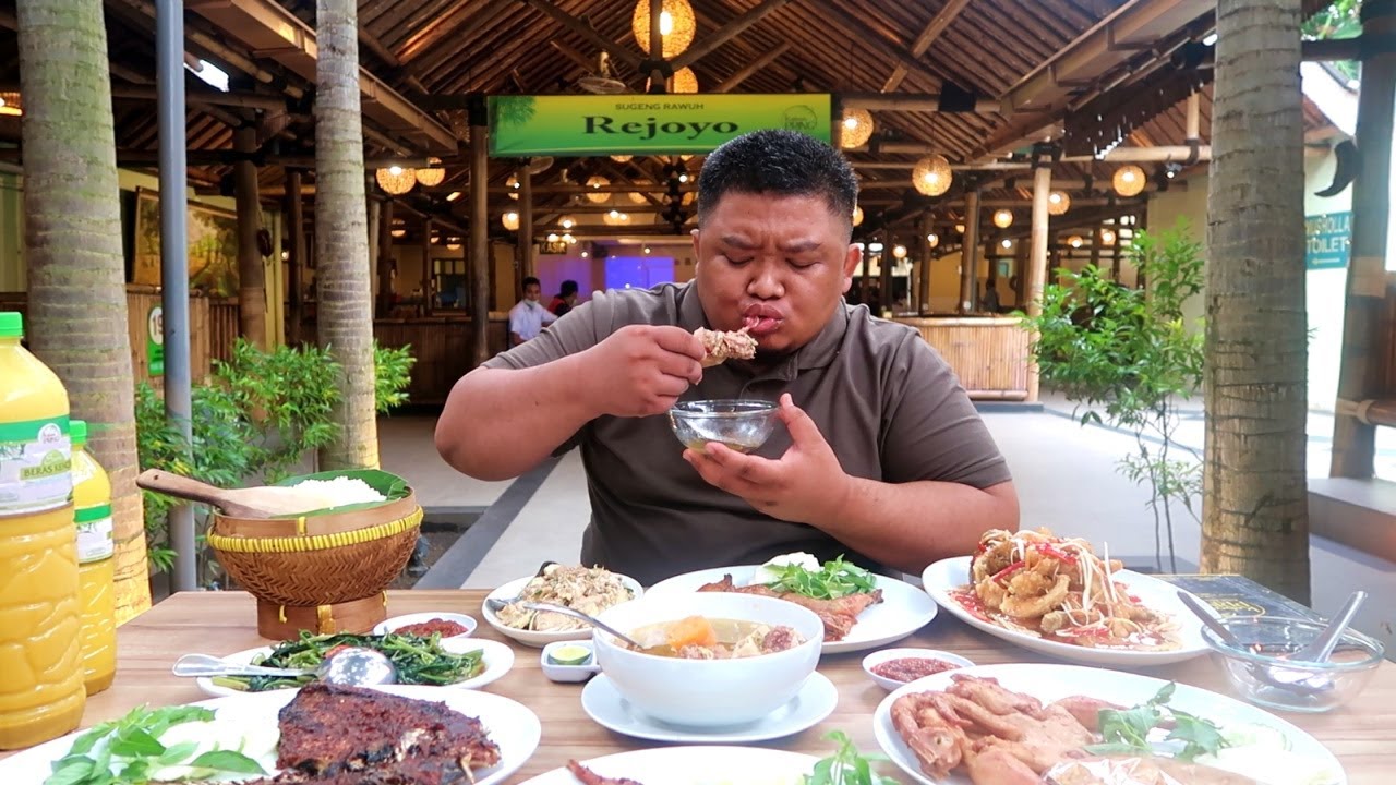 KULINER MOJOKERTO COCOK BUAT KELUARGA..!! RM Lesehan Kebon Pring Mojosari