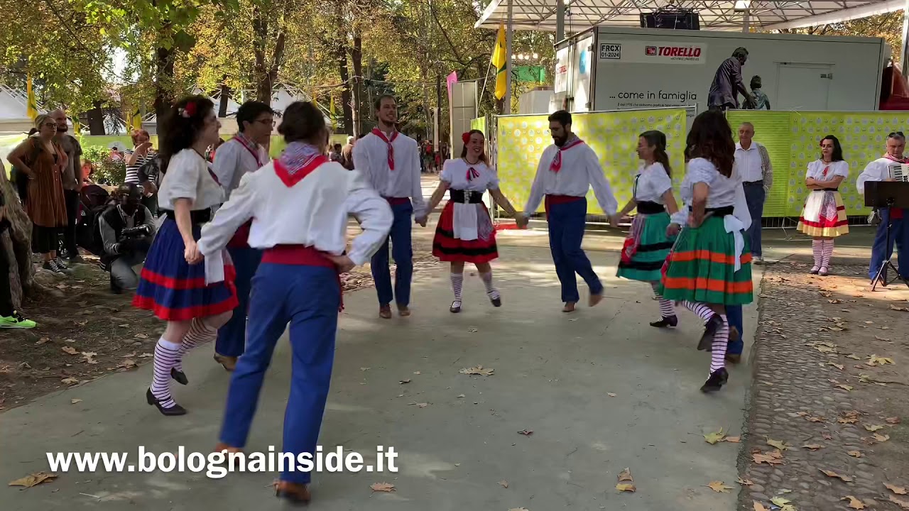 Gruppo folkloristico T. Baruzzi Imola al Villaggio Coldiretti Bologna