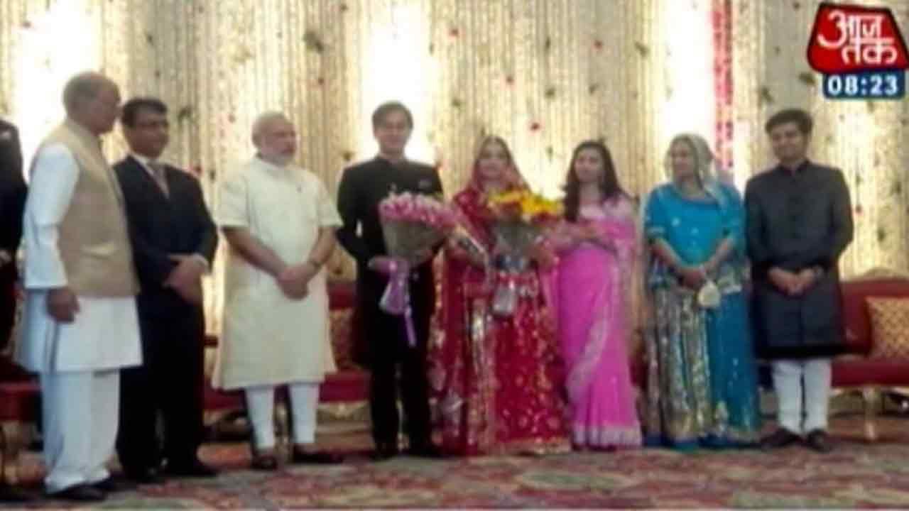 Modi In Digvijay Singh's Son's Wedding
